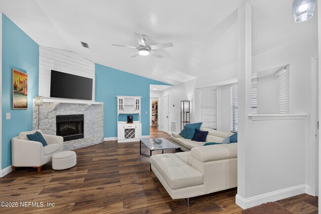 Building Photo - 374 Orchis Rd