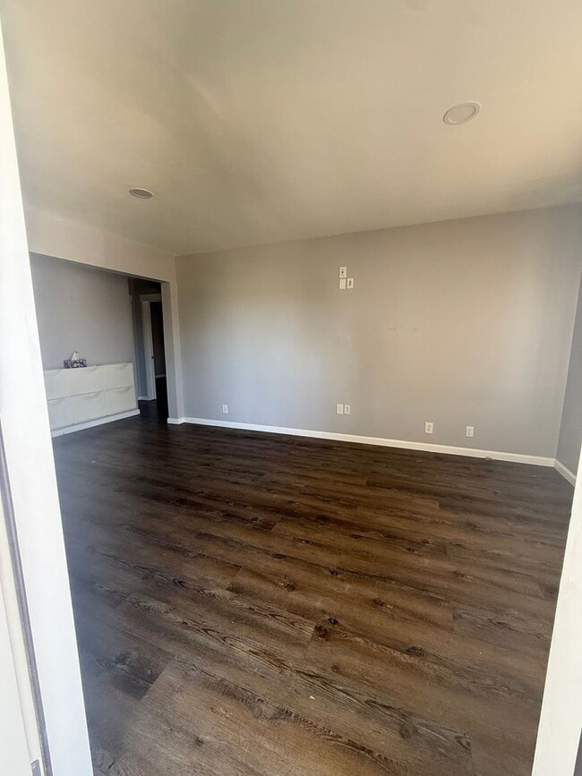Building Photo - Charming Del Aire Home with A/C, Huge Backyard & Modern Upgrades!