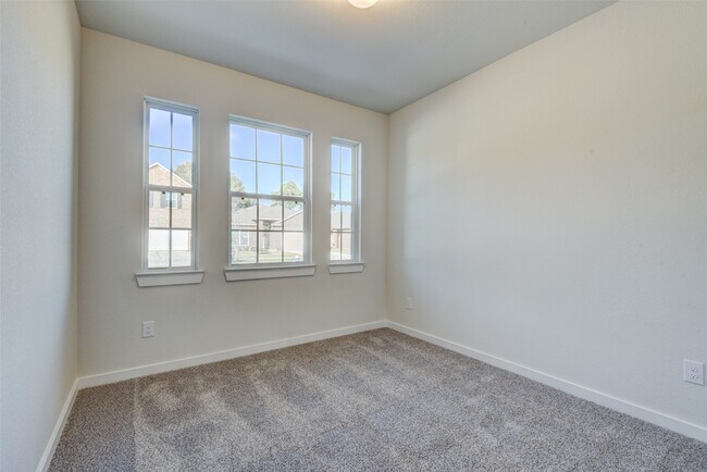 Building Photo - 7851 Grand Louis Wy