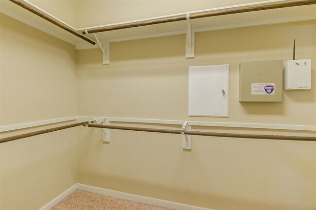 Building Photo - 22 Bettina Ln