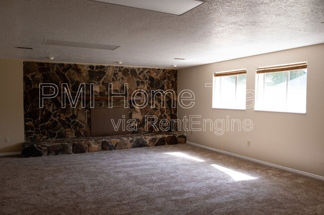 Building Photo - 5095 Taylor Ave
