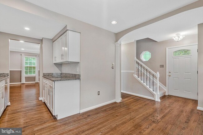 Building Photo - 6401 Old Scotts Ct