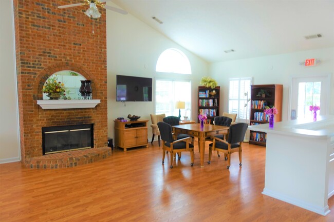 Building Photo - 303 Heritage Club Dr