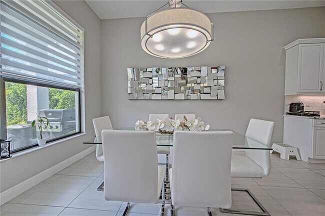 Building Photo - 9045 Bernini Pl