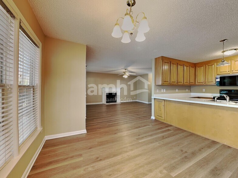 Building Photo - 204 Machost Dr