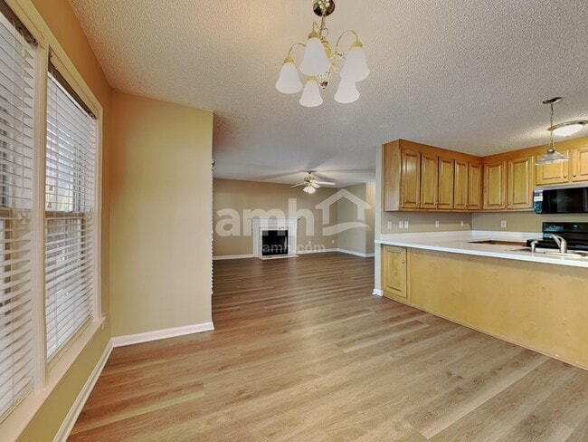 Building Photo - 204 Machost Dr