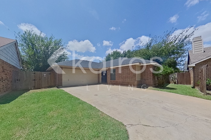Primary Photo - 2805 Forest Creek Dr