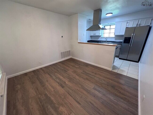 Building Photo - 2 Indigo Cir
