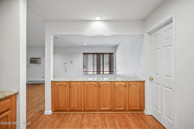 Building Photo - 110 Amberly Dr