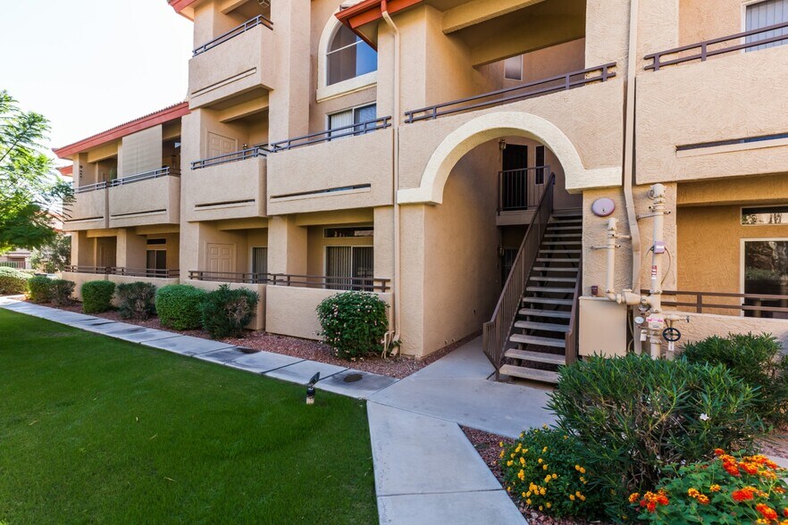 Building Photo - 10410 N Cave Creek Rd