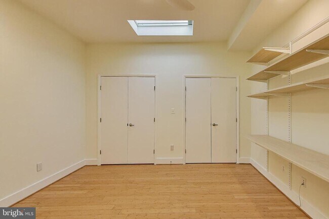 Building Photo - 1129 Columbia Rd NW