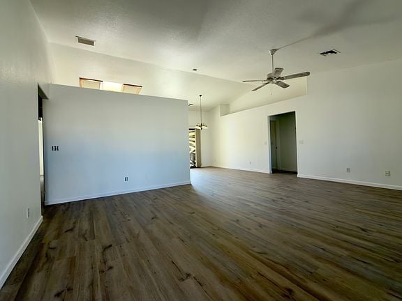 Building Photo - 3Bedroom 2Bathroom Home in Lake Havasu City