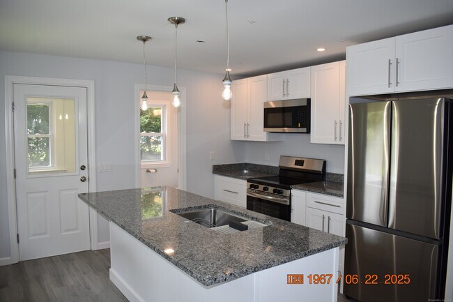 Building Photo - 41 Highland Ave