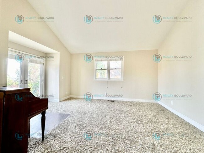 Building Photo - “Luxury Living in Skyline: 4 Bedroom 4 Bat...