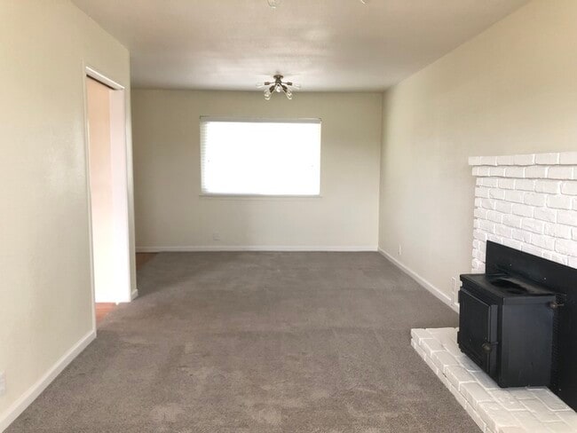 Building Photo - 9610 Sheldon Rd