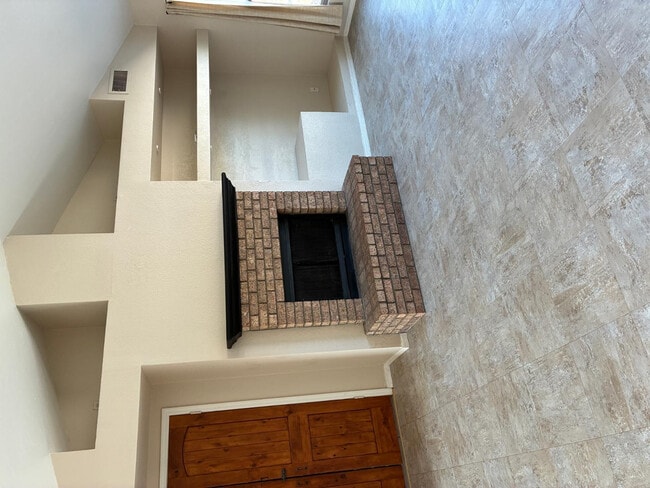 Building Photo - 5580 W Kesler St