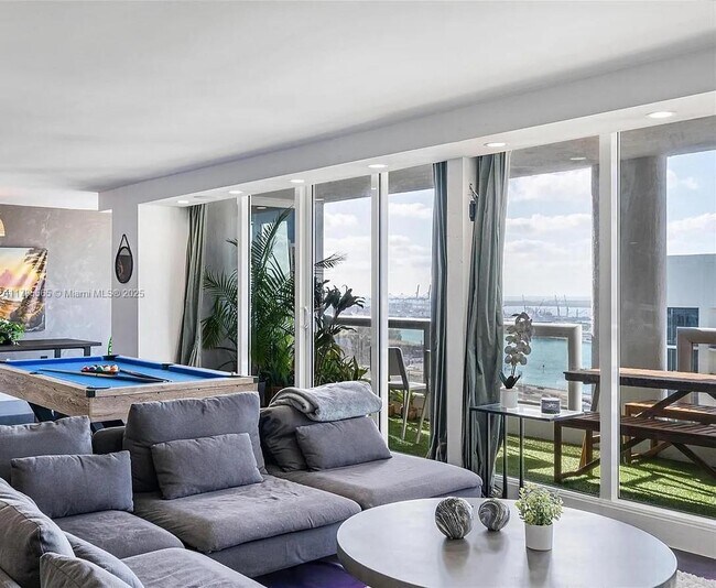 Building Photo - North Bayshore Drive, Miami, FL 33132 - 3 BR 2.5 BA condo