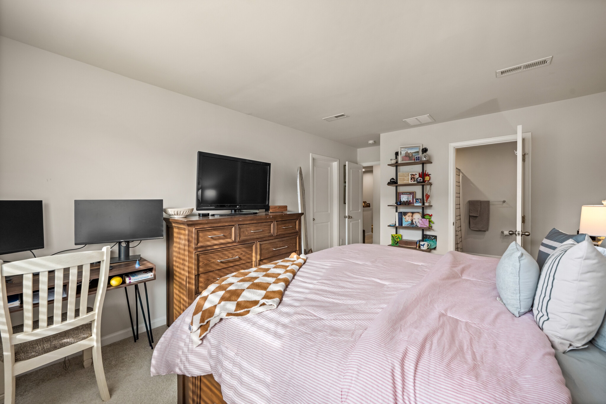 Building Photo - 71 Southwind Dr