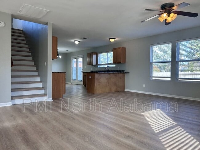 Building Photo - 379 Jasmine Dr