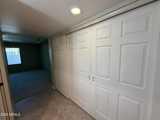 Building Photo - 10402 E Regal Dr