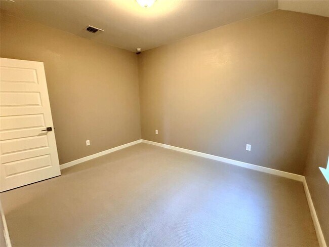 Building Photo - 7216 Sienna Rouge Path