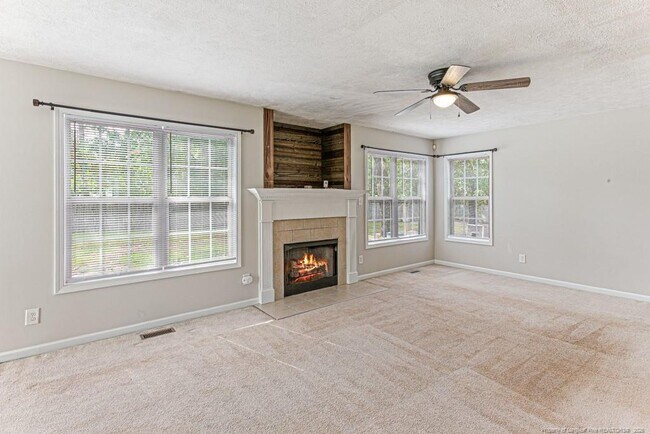 Building Photo - 48 Old Field Loop