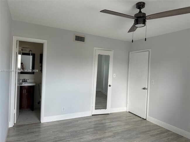 Building Photo - 141 NE 10th Ave