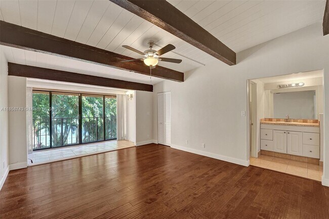 Building Photo - 760 E Coco Plum Cir