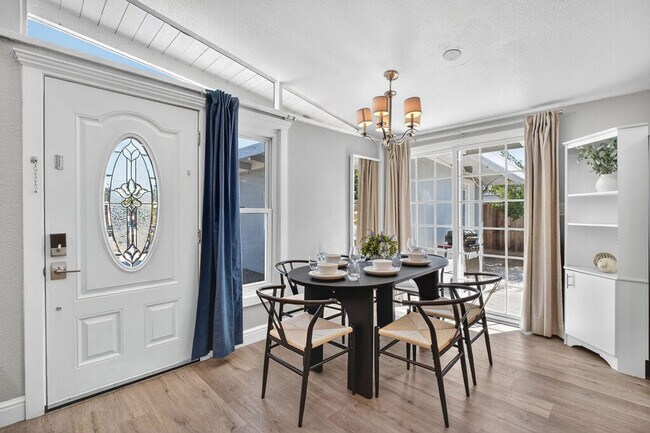 Building Photo - 1004 Airport Blvd