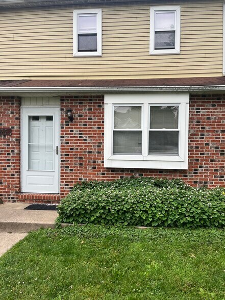 condo/townhome- 2 floors - 330 Garden Ave