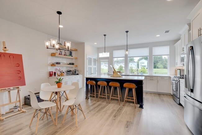 Building Photo - 5631 Fletcher Oaks Dr