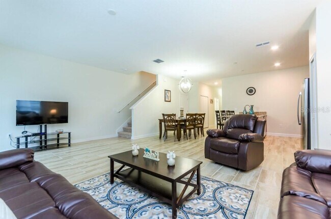 Building Photo - 9047 Dogleg Dr