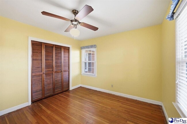 Building Photo - 2218 N Douglas St