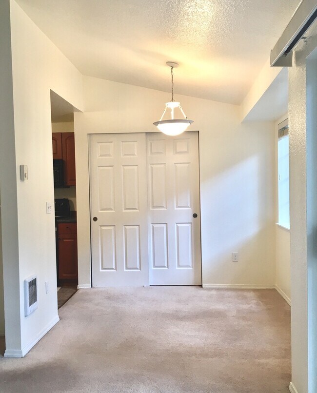 Building Photo - Mill Creek One Bedroom in Mill Creek Count...