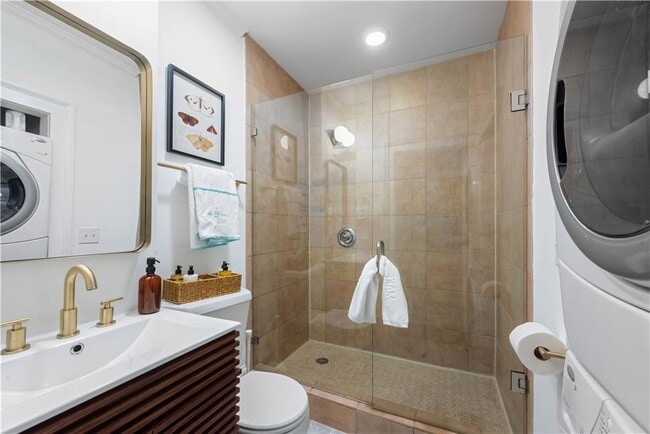 Building Photo - 720 Mollie St SE