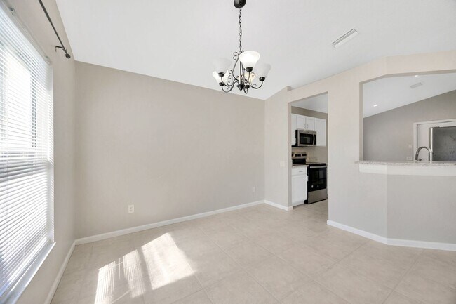 Building Photo - 10461 Hunters Haven Blvd