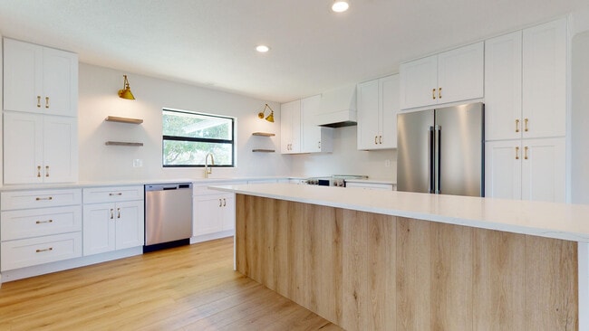 Building Photo - 4003 S Indian River Dr