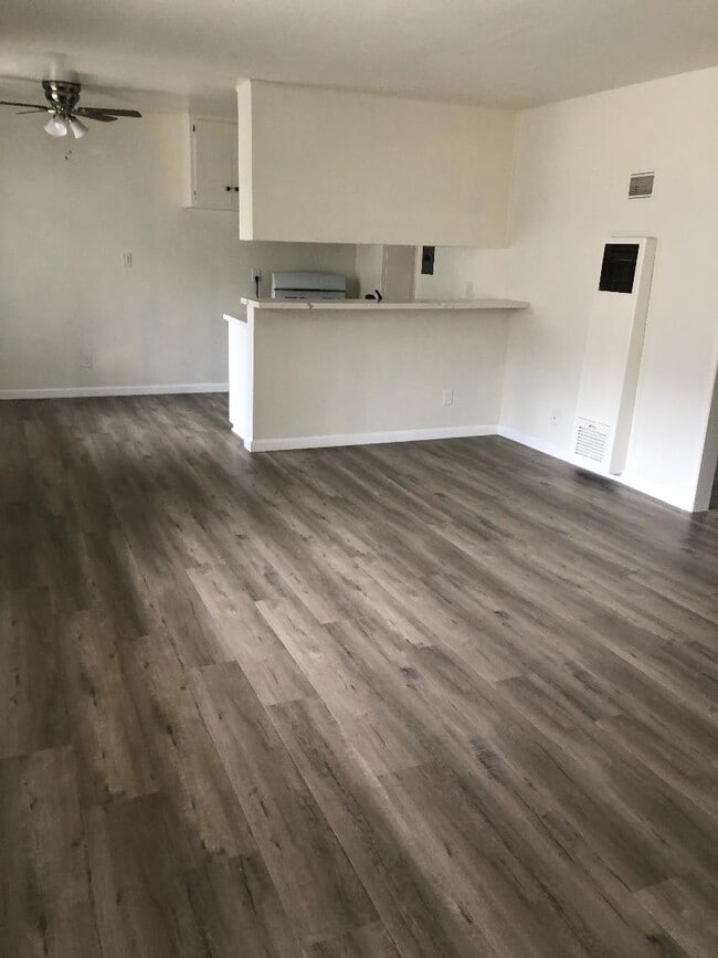 Primary Photo - 3760 Jasmine Ave