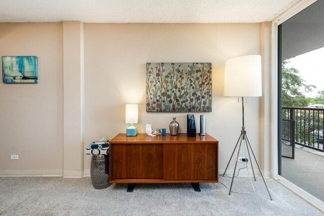 Building Photo - Beacon House