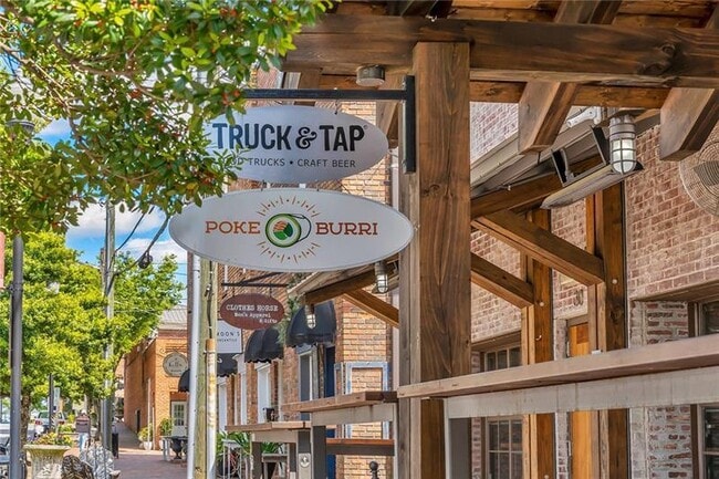 Building Photo - 410 Milton Ave