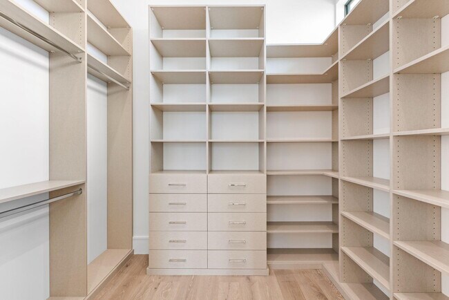 Building Photo - 2085 Vitex Ln