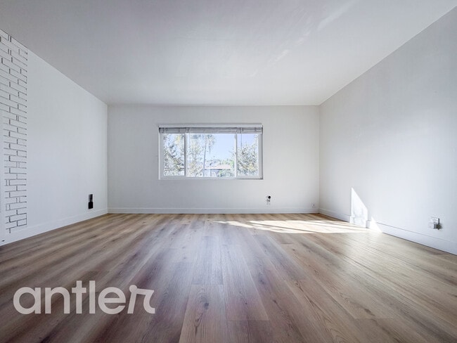 Building Photo - 4033 Palmwood Dr