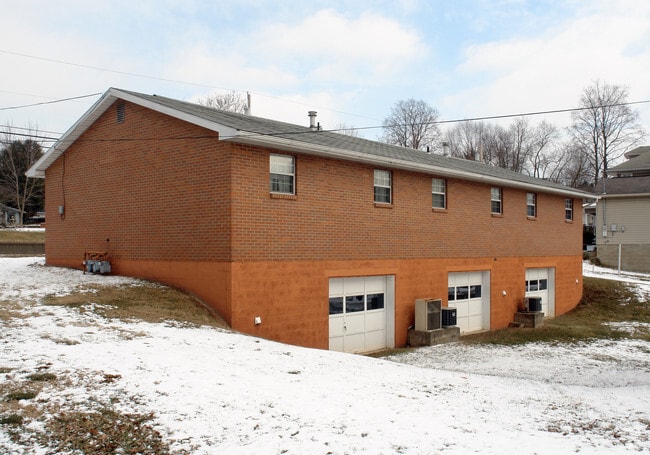 Building Photo - 96-98 Acme St