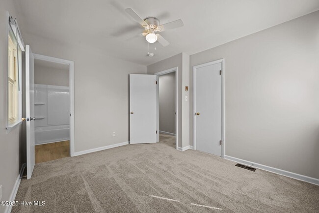 Building Photo - 2503 Country Club Rd