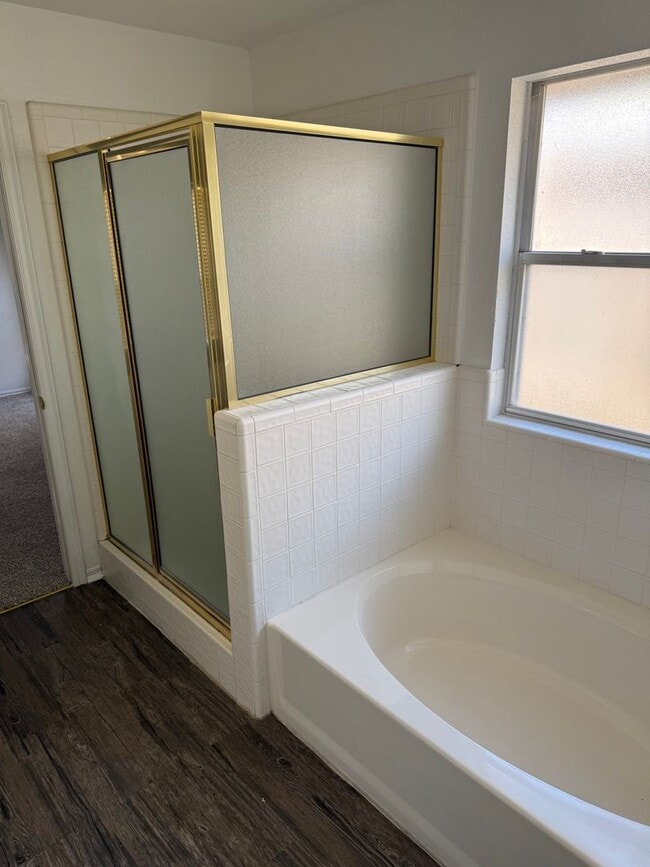 Building Photo - Very nice 3 bed + office, in Berkley Addition in west Norman!