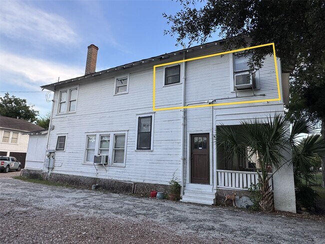 Building Photo - 1612 Heights Blvd