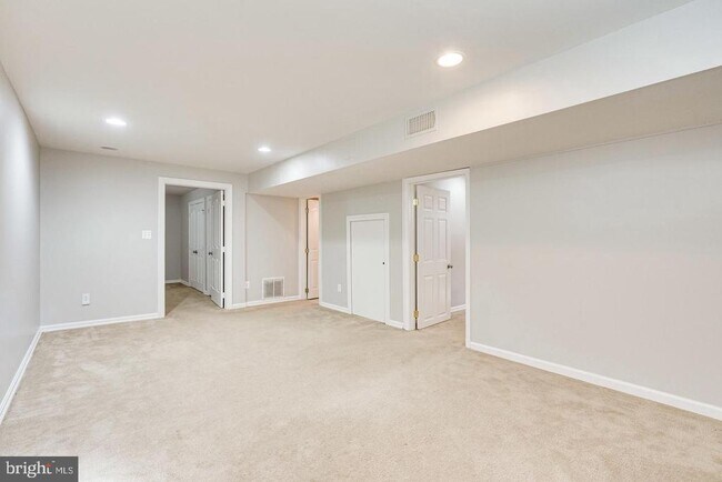 Building Photo - 1168 Taji Ct