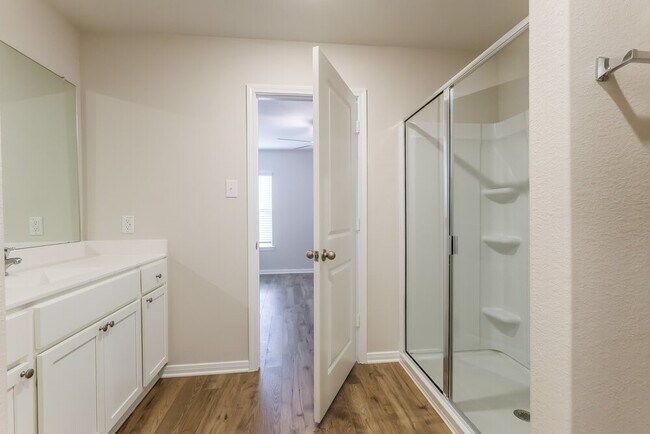 Building Photo - 400 Mustang Trot Dr