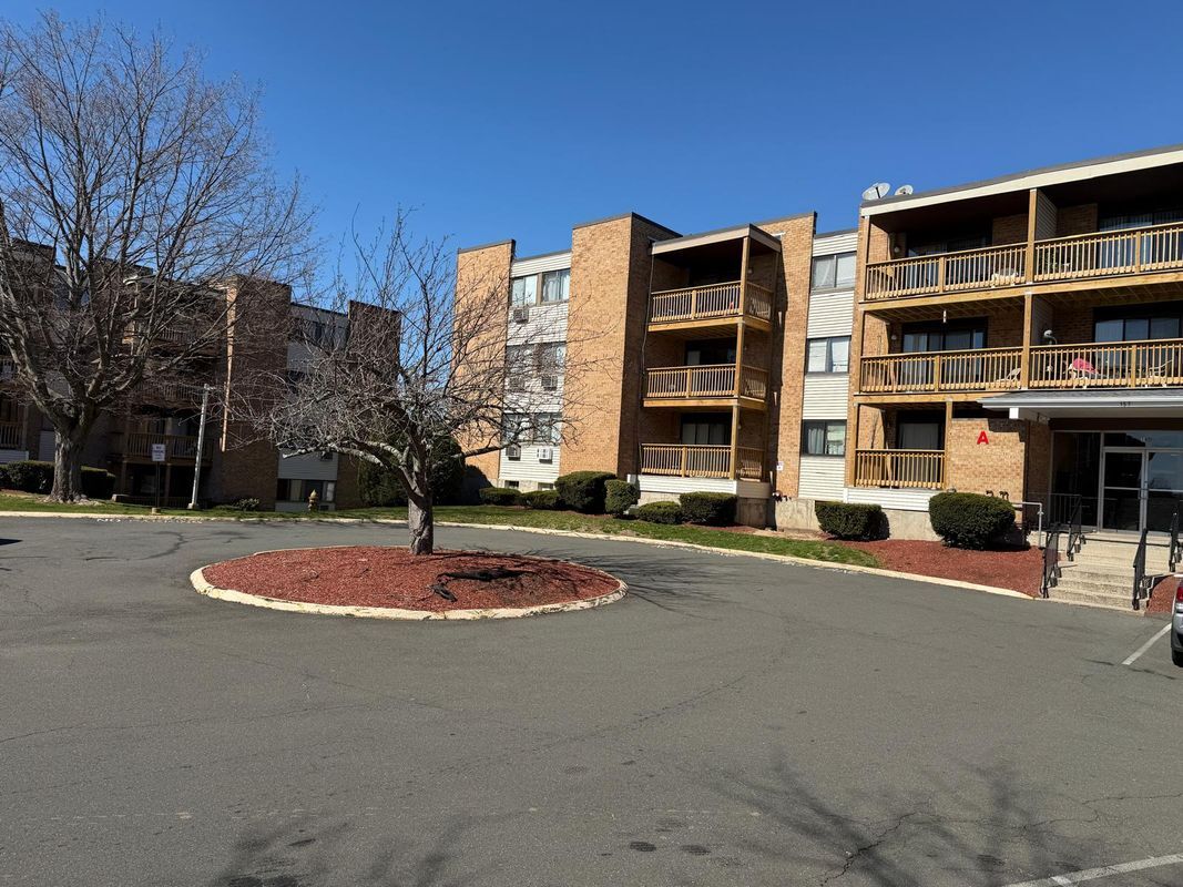 Building Photo - 155 Bull Hill Ln