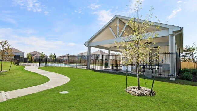 Building Photo - 2137 Middle Rdg Dr